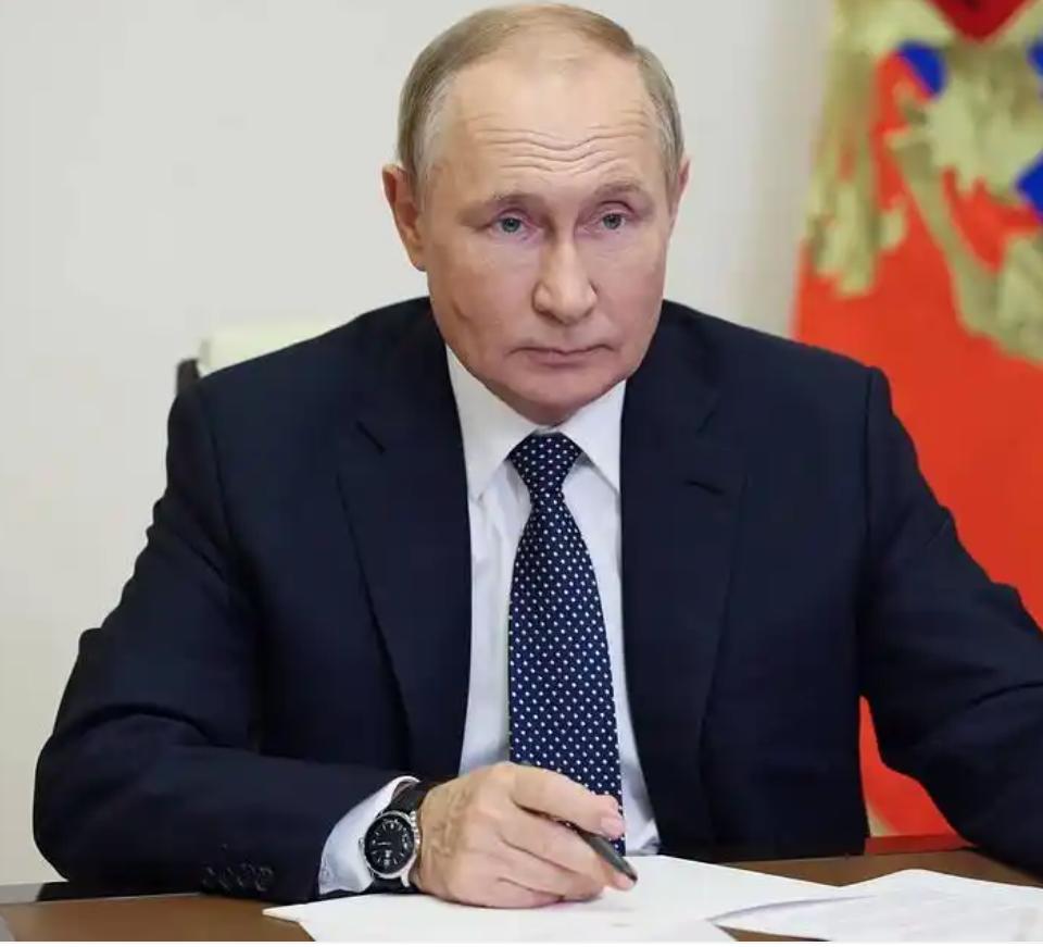 俄罗斯核专家撤离伊朗，才知道的几个细节：

1、俄罗斯在伊朗的核工作人员，居然高