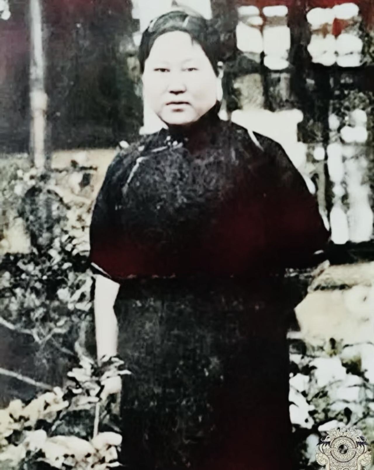 没想到民国轰动全国的当众枪击案凶犯，主动自首后不仅没被判刑，还收获全国民众、名流