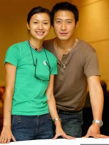 天王就是天王无论跟谁同框都不拖对方的后腿……美女们都愿意跟他合影吧[呲牙]