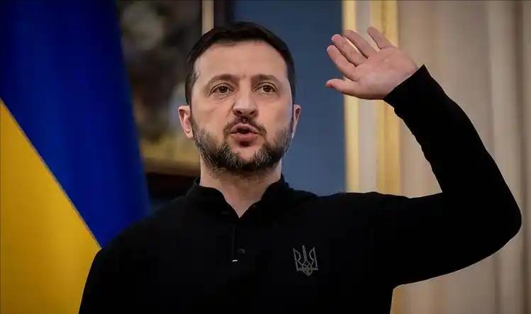 自己战争还没结束，又插手中东冲突？
 
泽连斯基这回彻底玩砸了。不仅惹火上身，还