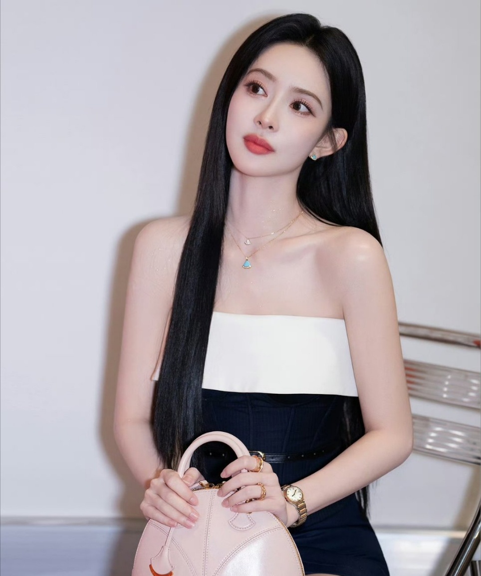 娱乐[超话]杨幂孟子义赵露思宝格丽杨幂孟子义赵露思宝格丽时尚大片 杨幂孟子义赵露
