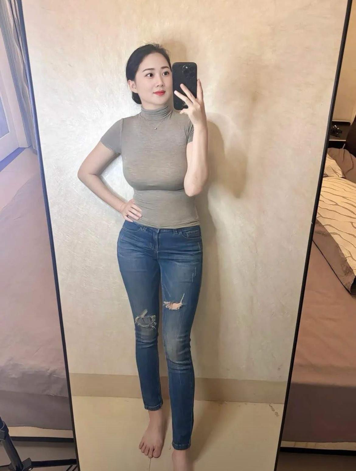 女人不喜欢太软的男人，主要表现在这三个方面。

很多男人总疑惑，自己温柔体贴、事
