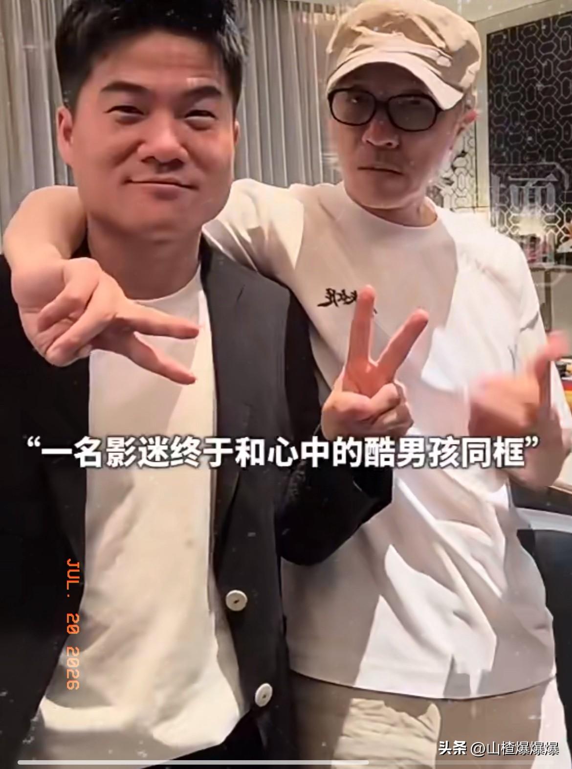 董宇辉的直播间，
之所以能吸引到星爷，
不是因为他比较有名气，而是因为董宇辉真的
