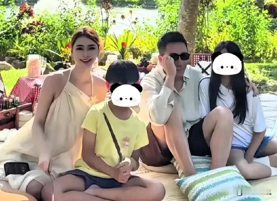 离婚后汪小菲带娃不用再跑台湾了 这回能专心干活 网友说大S害了自己娃
汪小菲和大