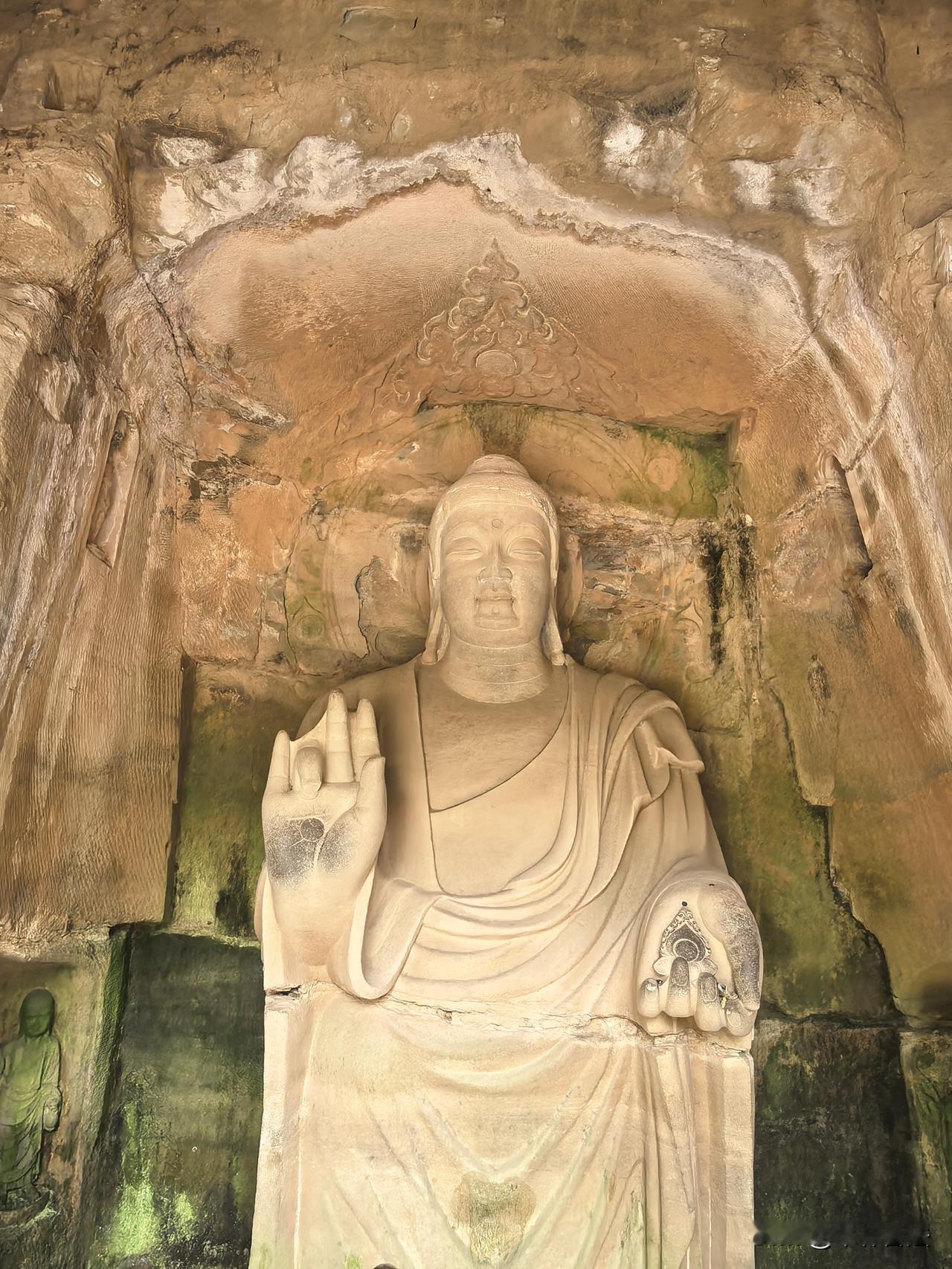 麟游慈善寺石窟•大佛[祈祷]