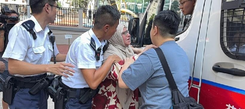 香港薄扶林碧瑶湾发生一宗持刀袭击事件，今早（10日）9时许，一名20多岁南亚裔赤