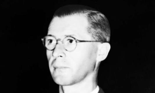 德国投降前后，纳粹高层自尽方式五花八门，如服毒、饮弹等，可是对自己最狠的要数挪威