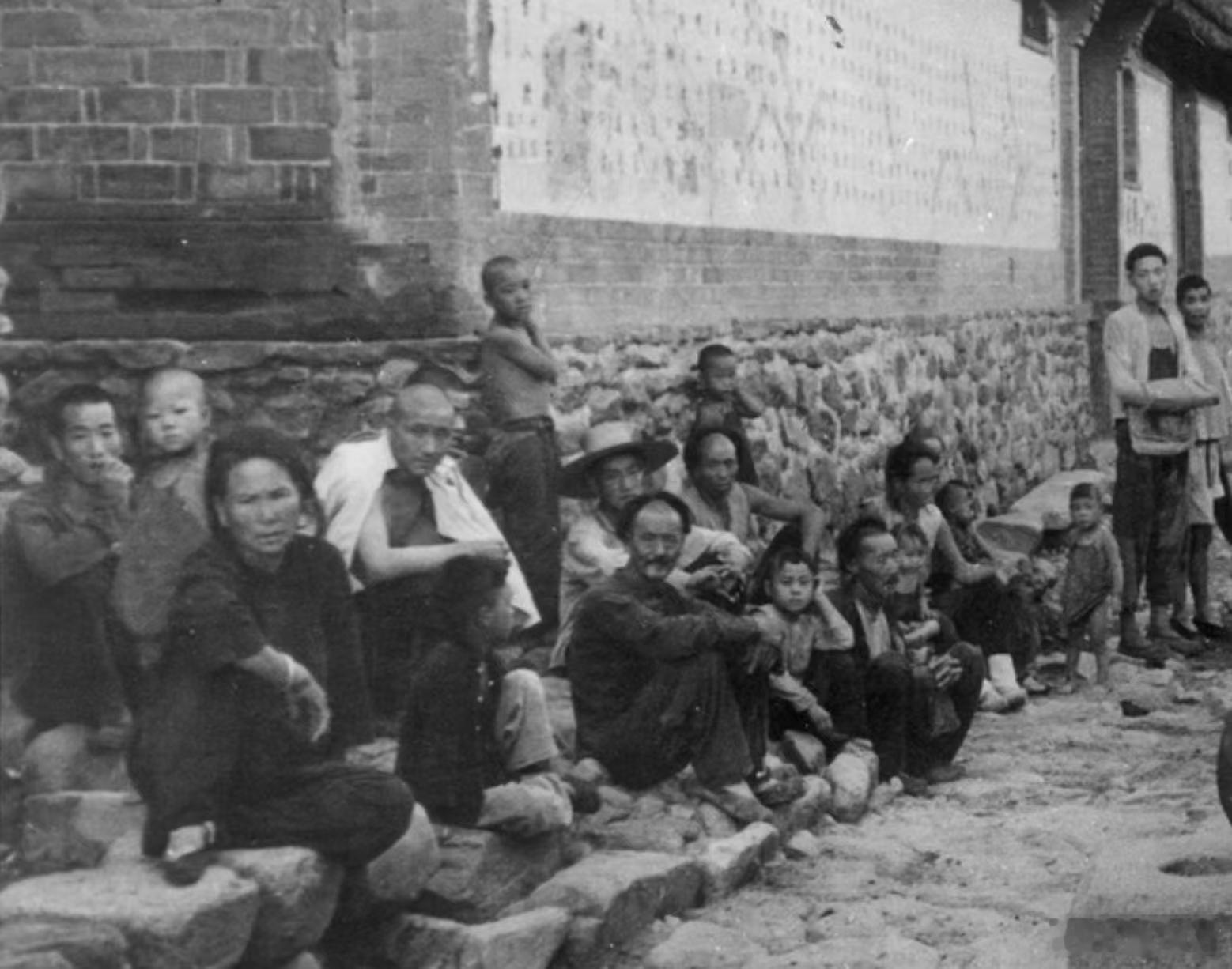 街头留影，1932年 ​​​