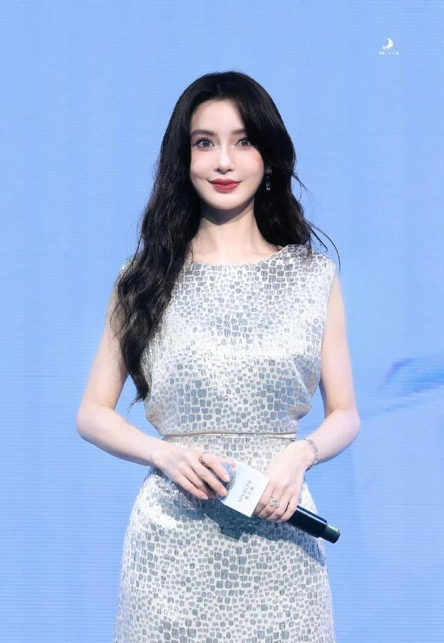 红毯王者归来！Angelababy上海晚宴，36岁生图曝光吊打同龄人 
