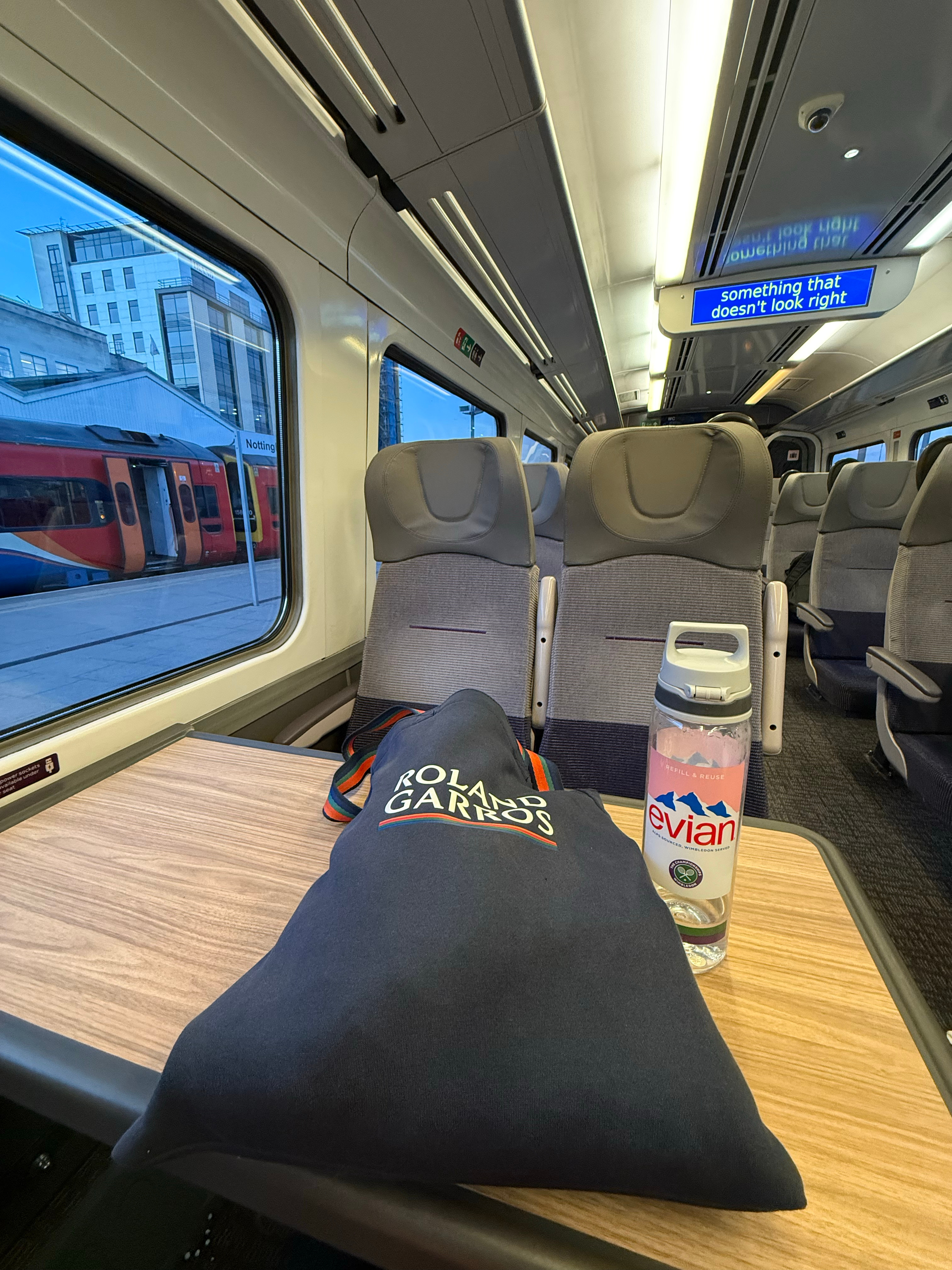 连夜回伦敦🚄随心所旭