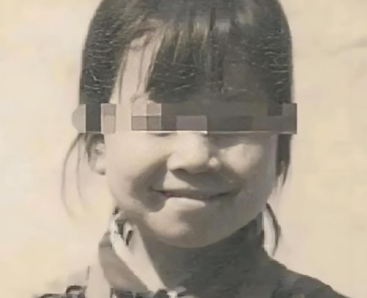1990年，陕西一个13岁的小姑娘，将农药倒在了亲生父母的碗里，还将9岁的弟弟扔