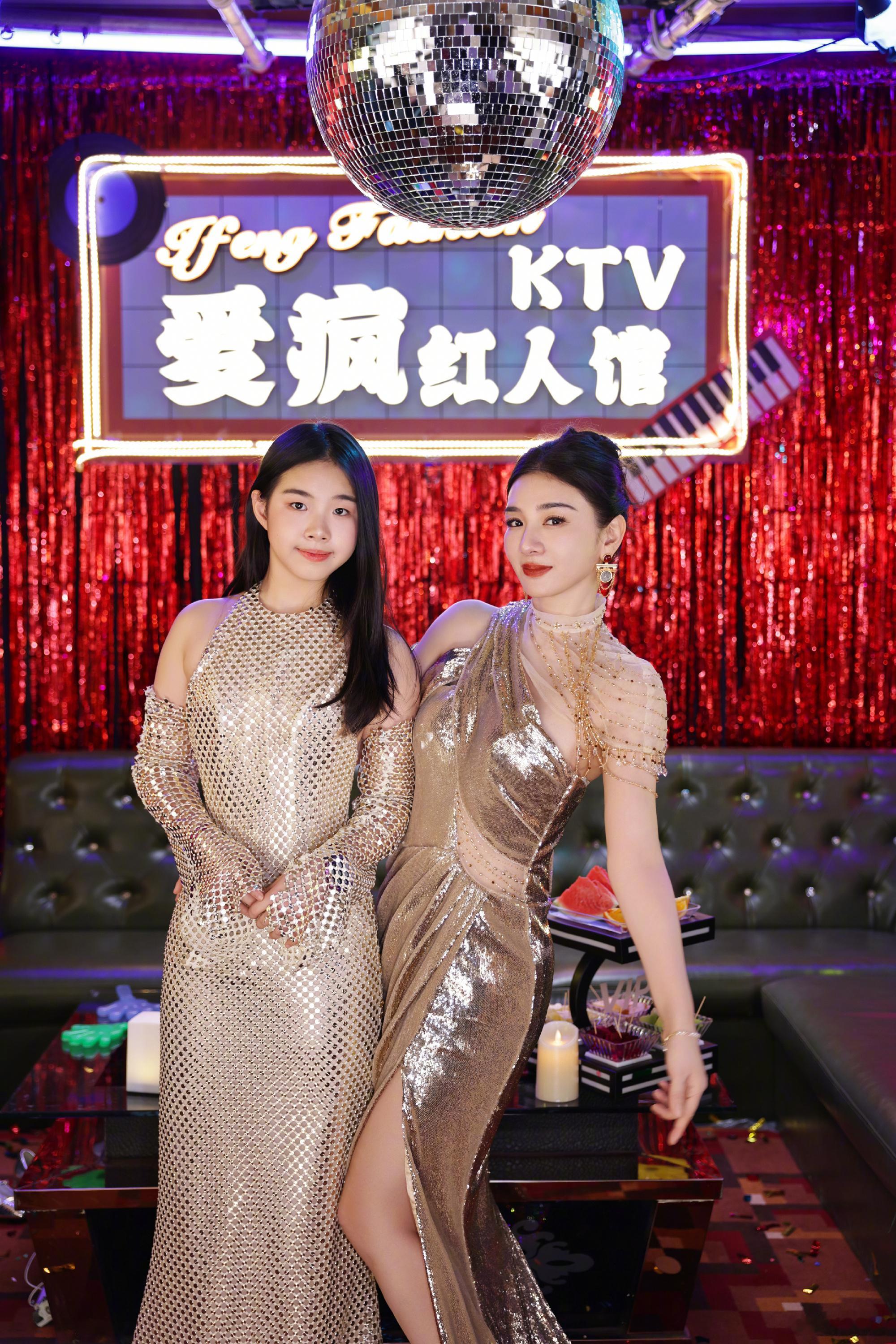 黄奕11岁女儿体态  遗传了妈妈的良好基因 