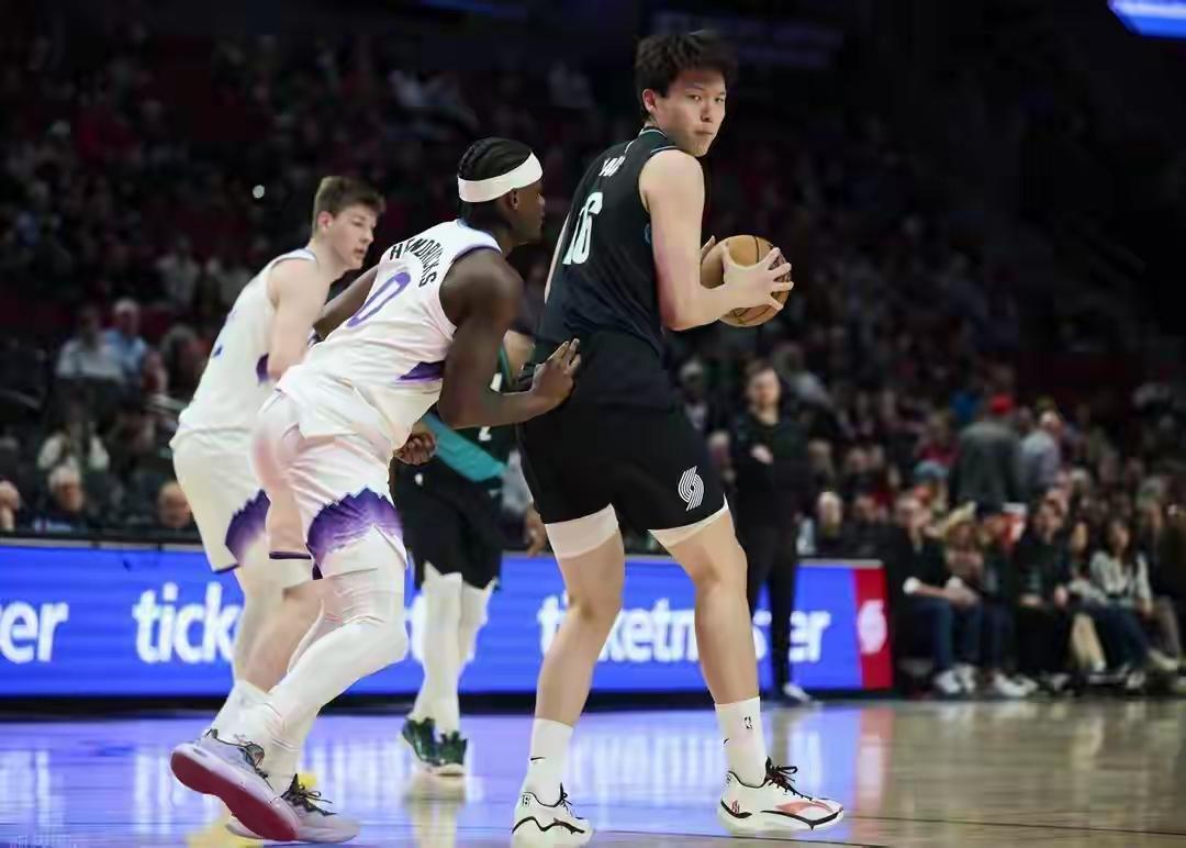 关注杨瀚森，关注杨瀚森在NBA的比赛。今天开拓者137-117爵士。尽管开拓者早