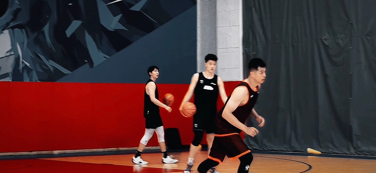 老将方硕更新社媒，已经在长沙勇胜俱乐部报到 CBA[超话] ​​​