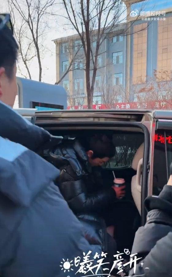 黄曦彦客串李昀锐冰湖重生黄曦彦客串李昀锐新剧哇哦！黄曦彦和李昀锐一同现身青海，谜