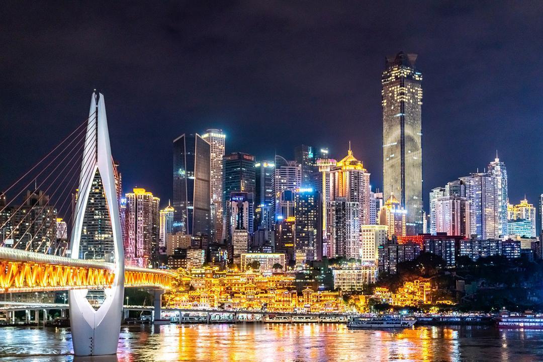 以前总觉得西部看成都、看西安、这次亲自跑了一趟山城，直接改观。
导航失灵不是梗，