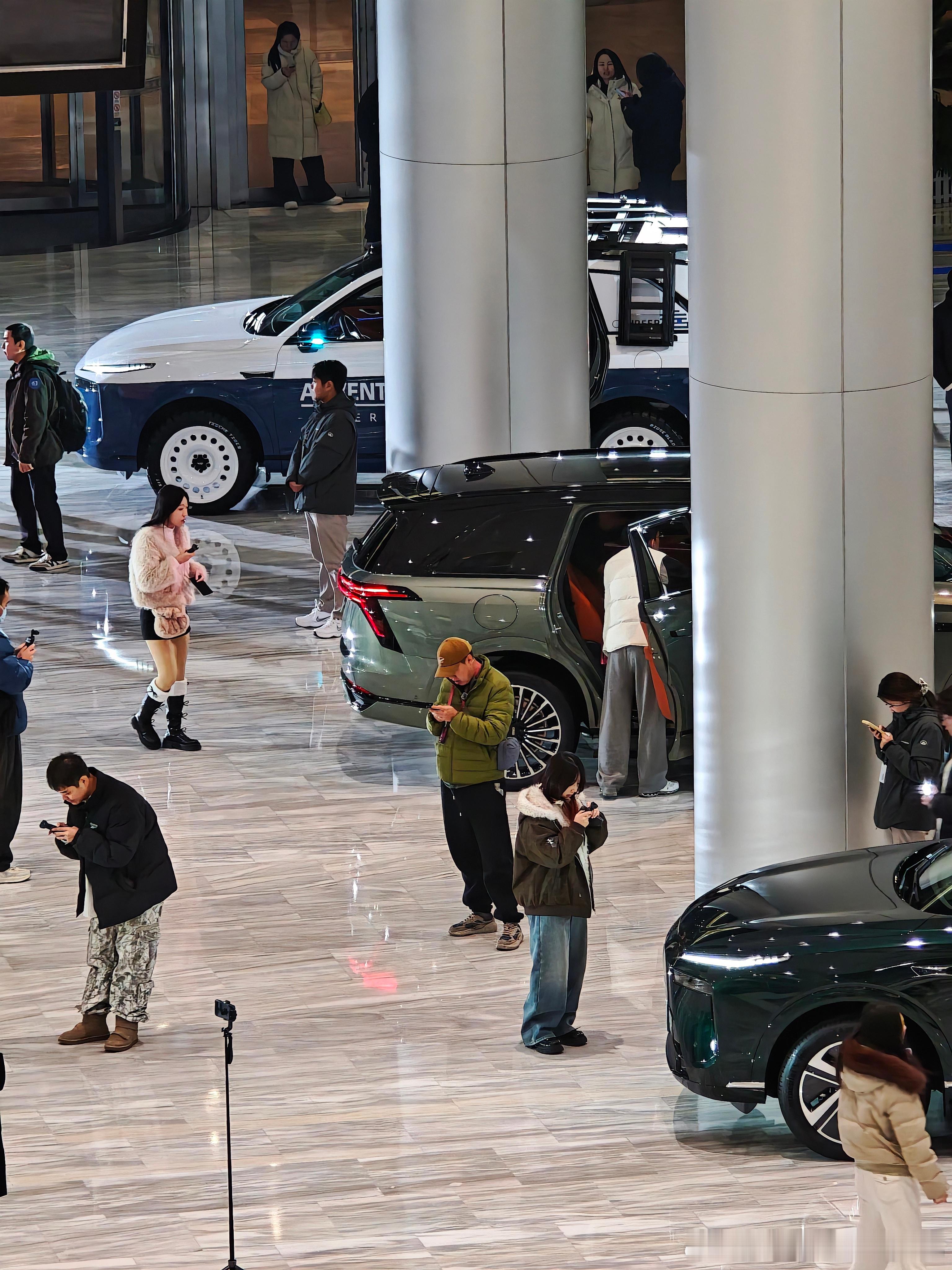 长城VLA首搭车型魏牌蓝山智能进阶版，搭载700TOPS算力的索尔芯片，这是为数