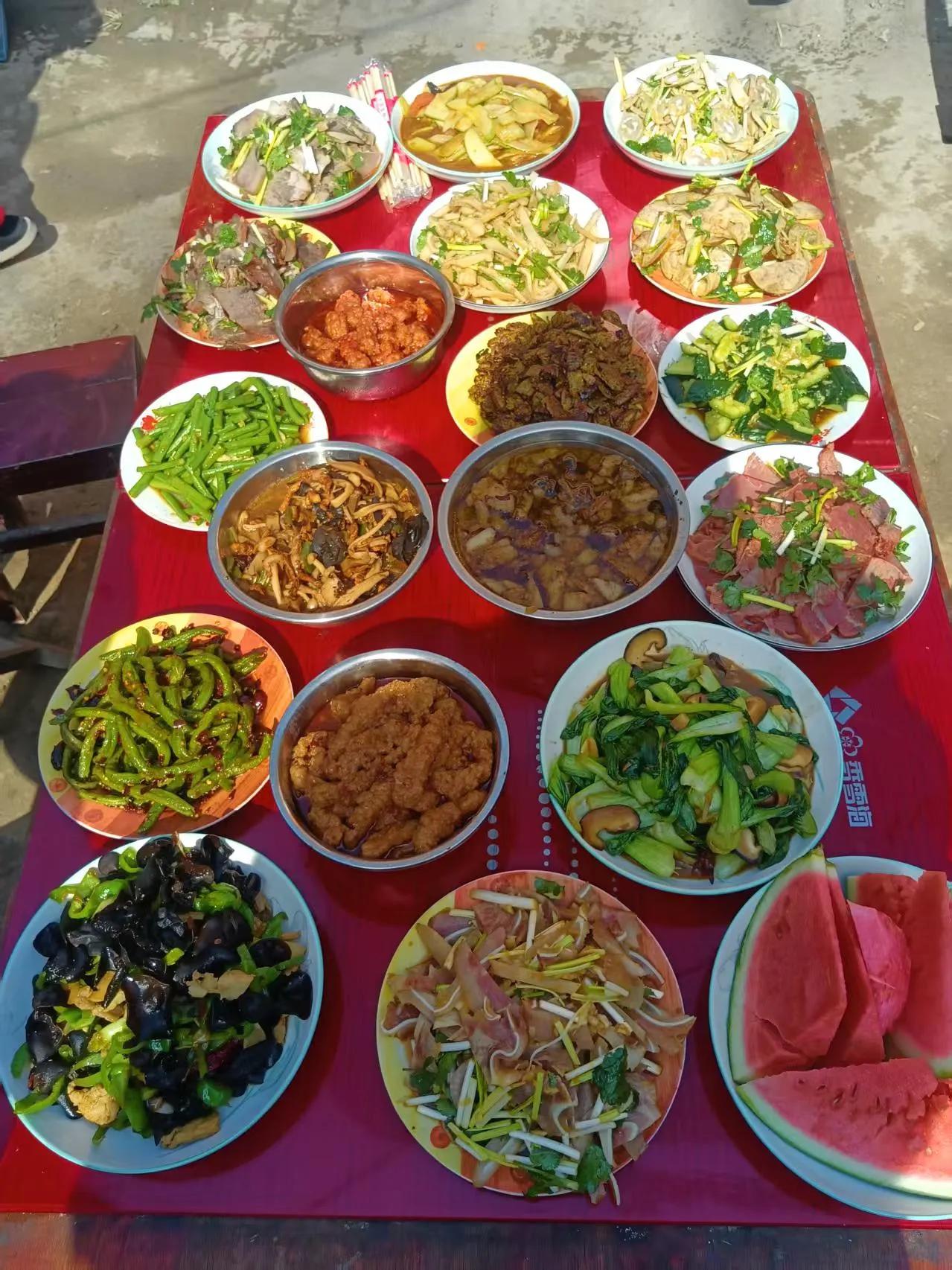 盛宴丰盛，人间至味。