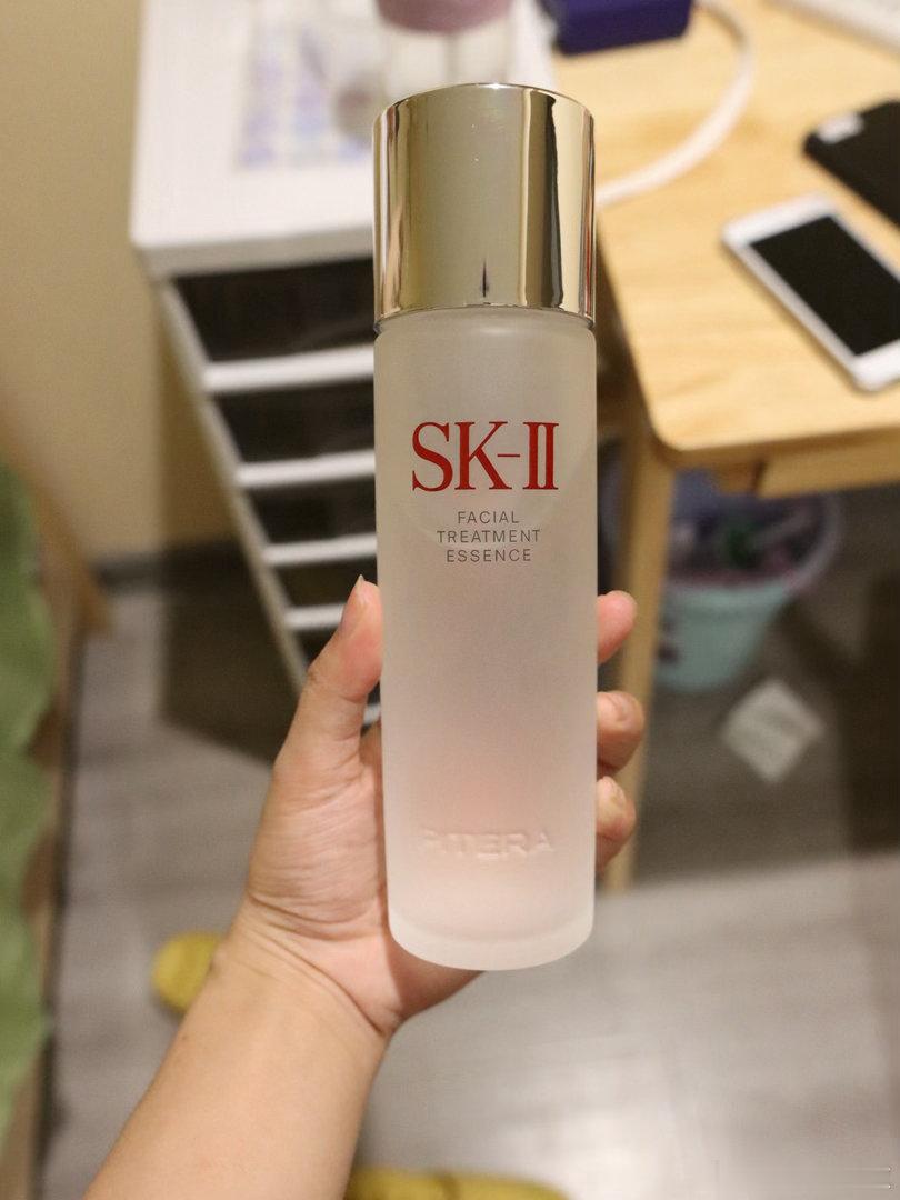 今天我的SK2神仙水差点倒地上，出差护肤全靠它呢🥲吓鼠宝宝了，话说有没有什么防