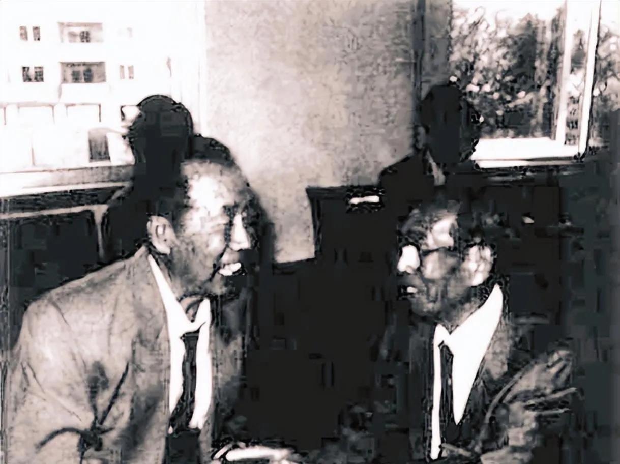 1941年，十来个鬼子押着七个赤身裸体、身上有伤的中国女人，对着一群新兵大喊一声