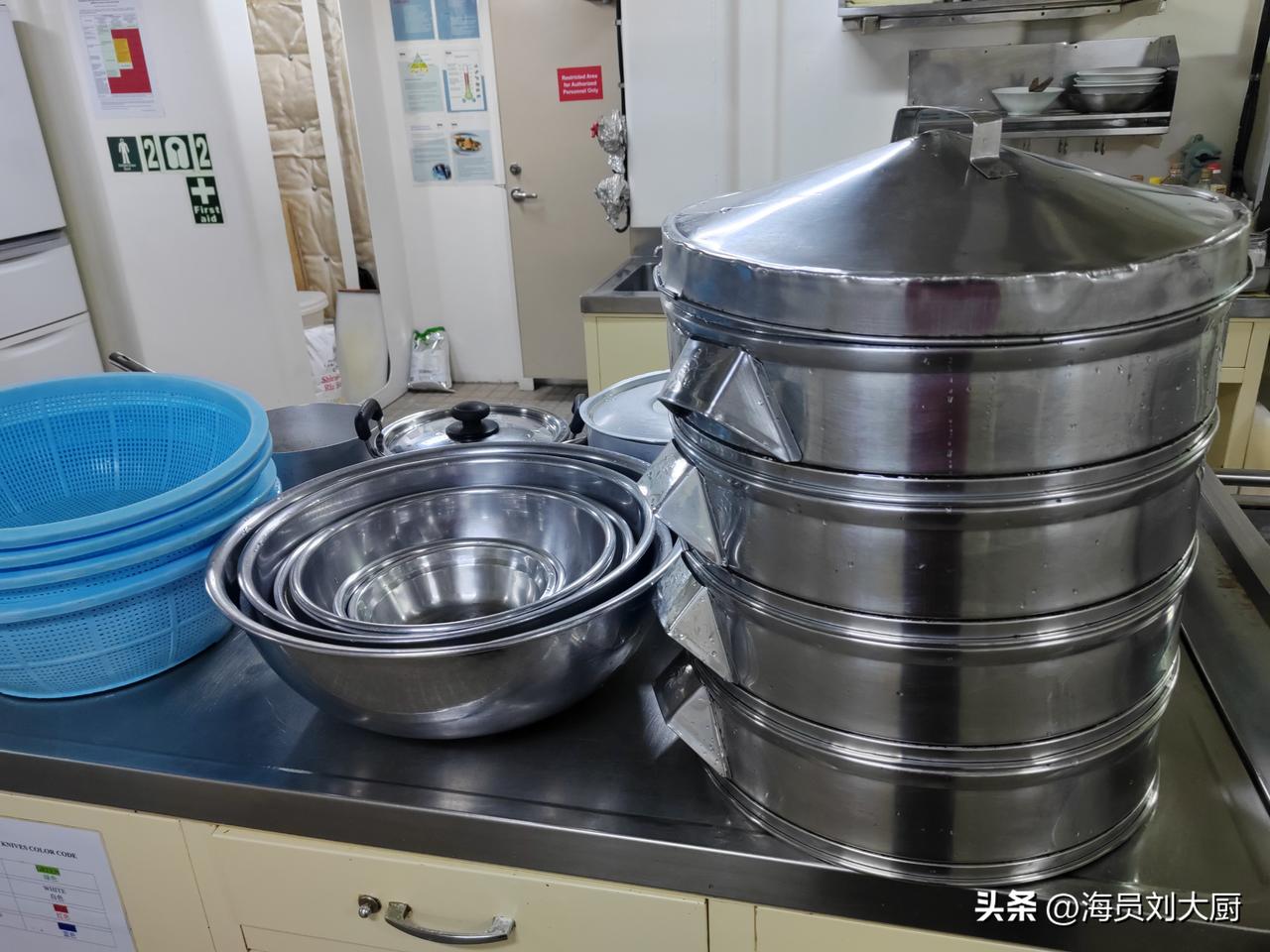 虽然离休假还有十多天，但我已经为休假做打算了，想想刚上船的时候，厨房里乱七八糟，