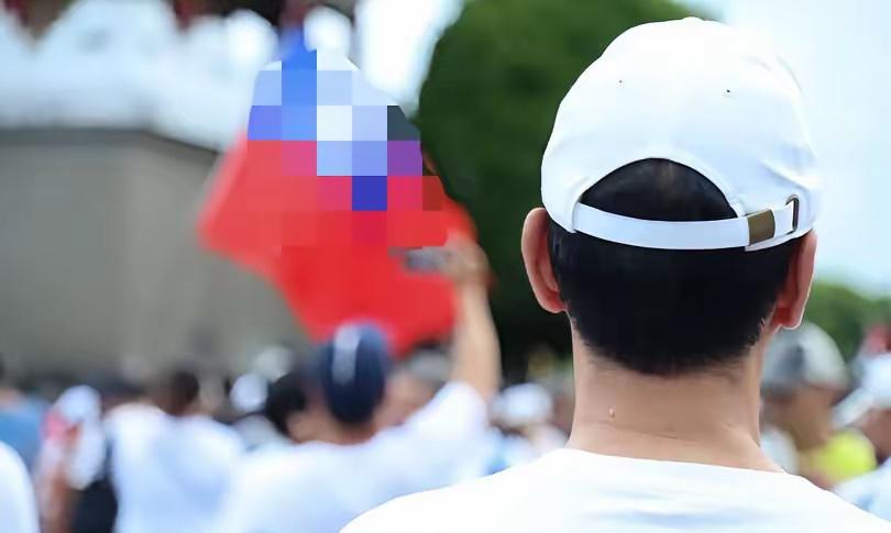 朱立伦今天下午低调现身凯道

朱立伦今天上午没去国民党的全代会，没人知道为啥。到