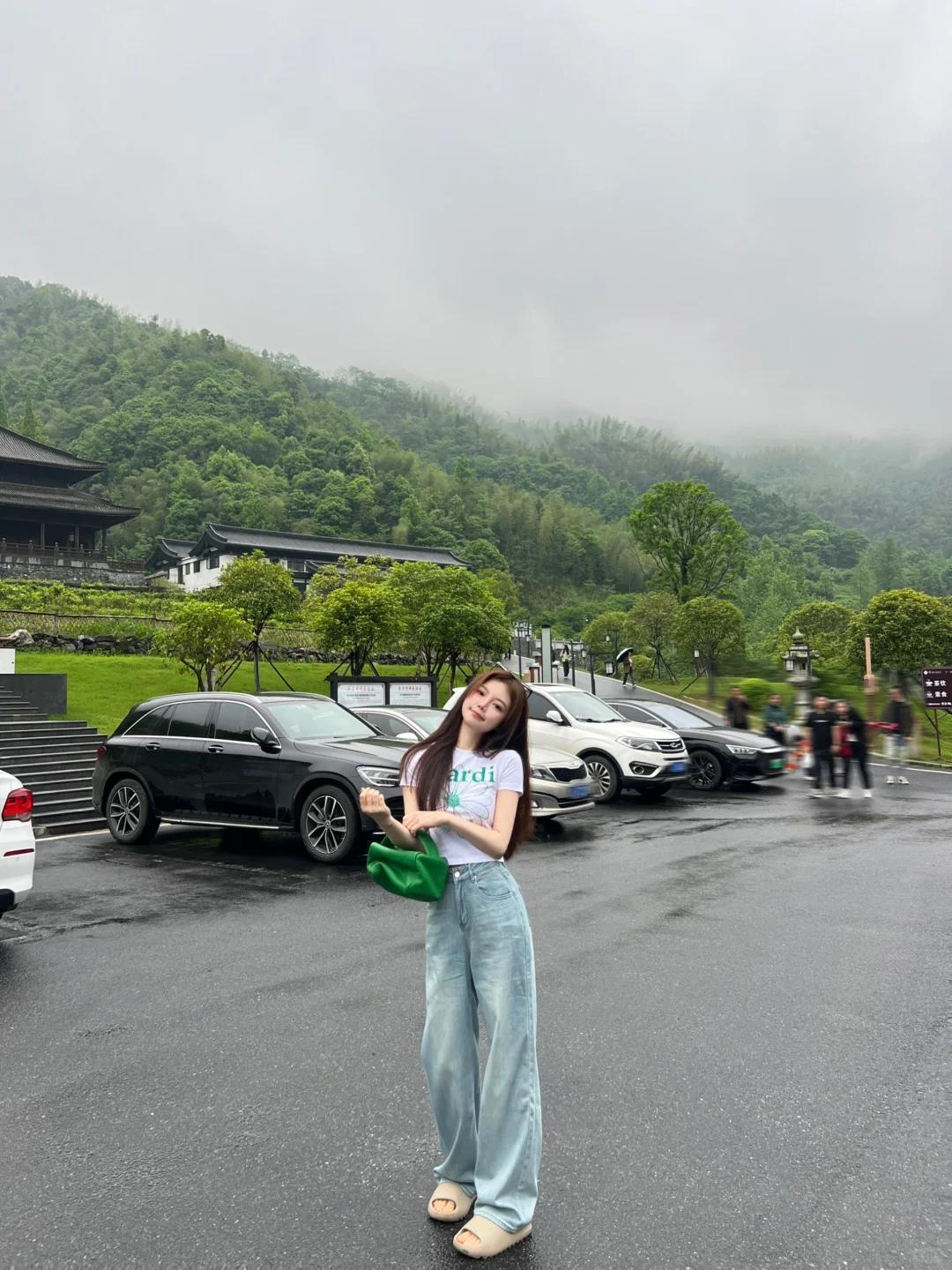 #夏日生活打卡季#✨👗时尚新宠来袭！白色露脐印花T恤，夏日清新小性感get√
