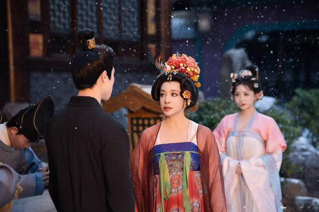 短剧武则天传奇淘宝明星短剧刘晓庆30年后再演武则天30年前，她让武则天从史书里活