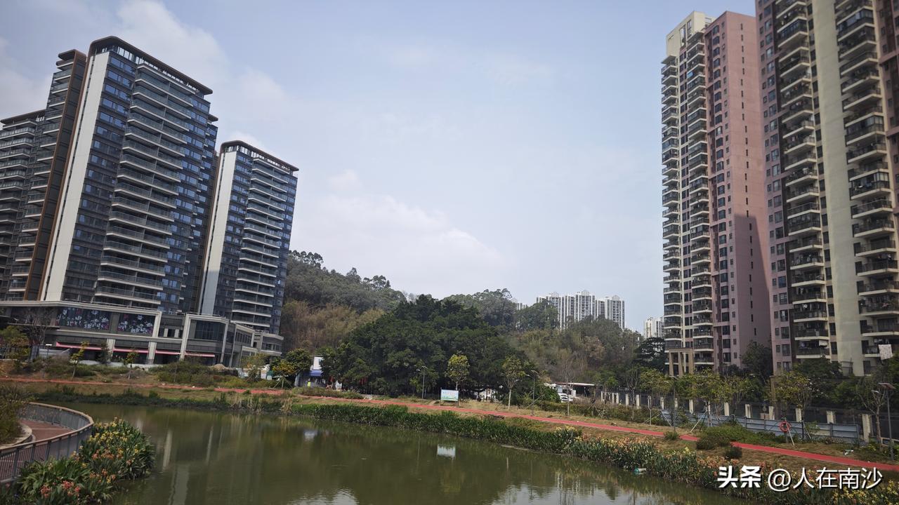 人老了就喜欢拜庙系列！小编之前已经去拜了蕉门村的大王庙，鹿颈村的龙母宫，南横村的