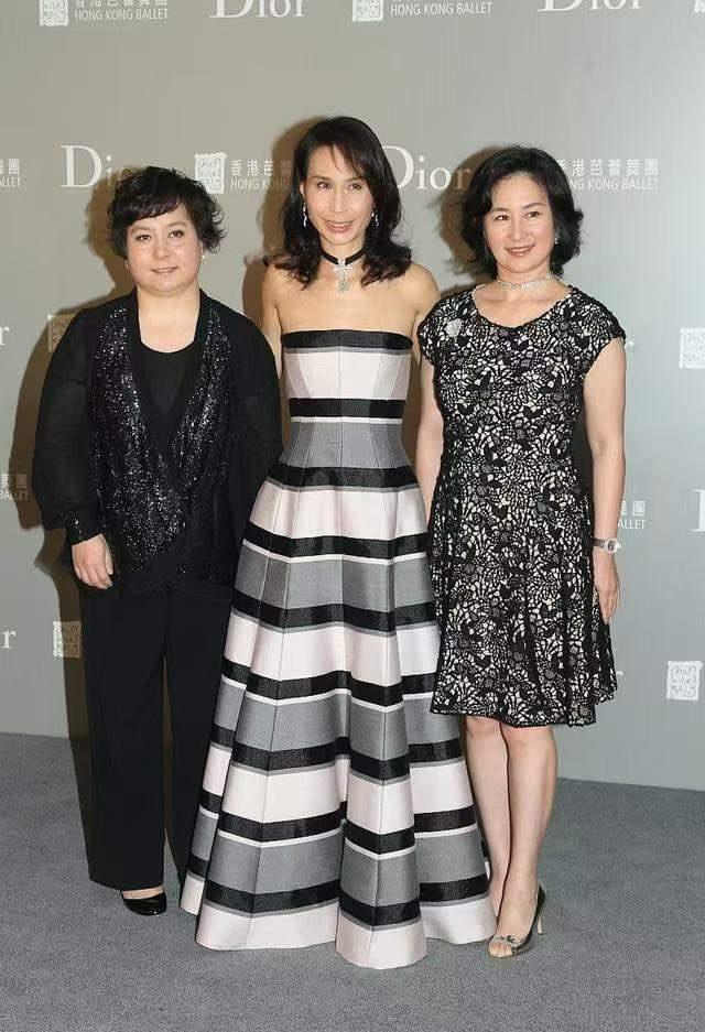 人生最痛莫过于一次次与亲人生离死别，何超琼真的太让人心疼了。

6年前，疼爱她的