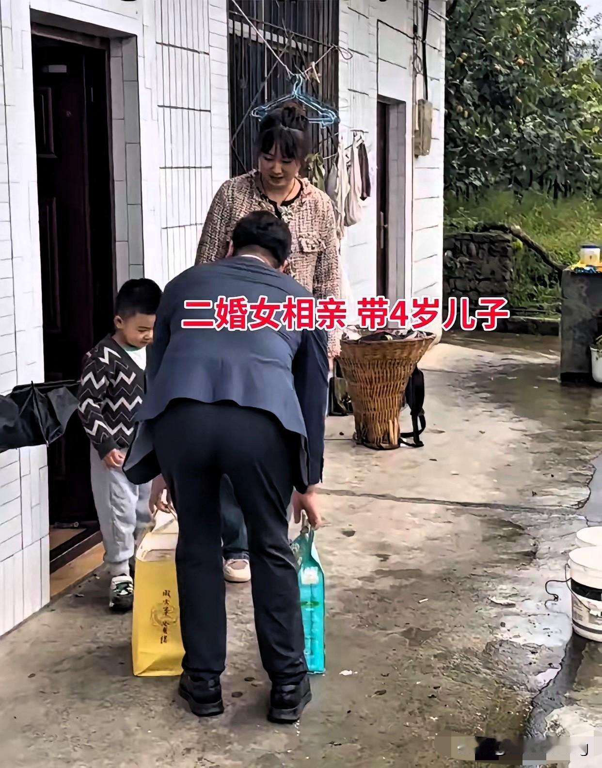 这哪是相亲，分明是一场“家庭教养大考”！四川大哥这果断转身，简直是人间清醒天花板