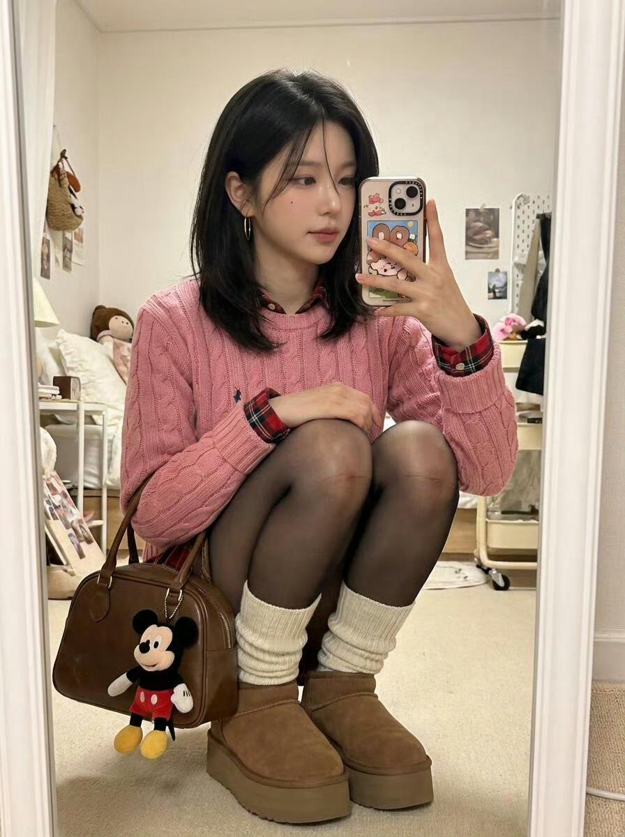 今天的OOTD是草莓牛奶味的！🍓  成都·跳伞塔