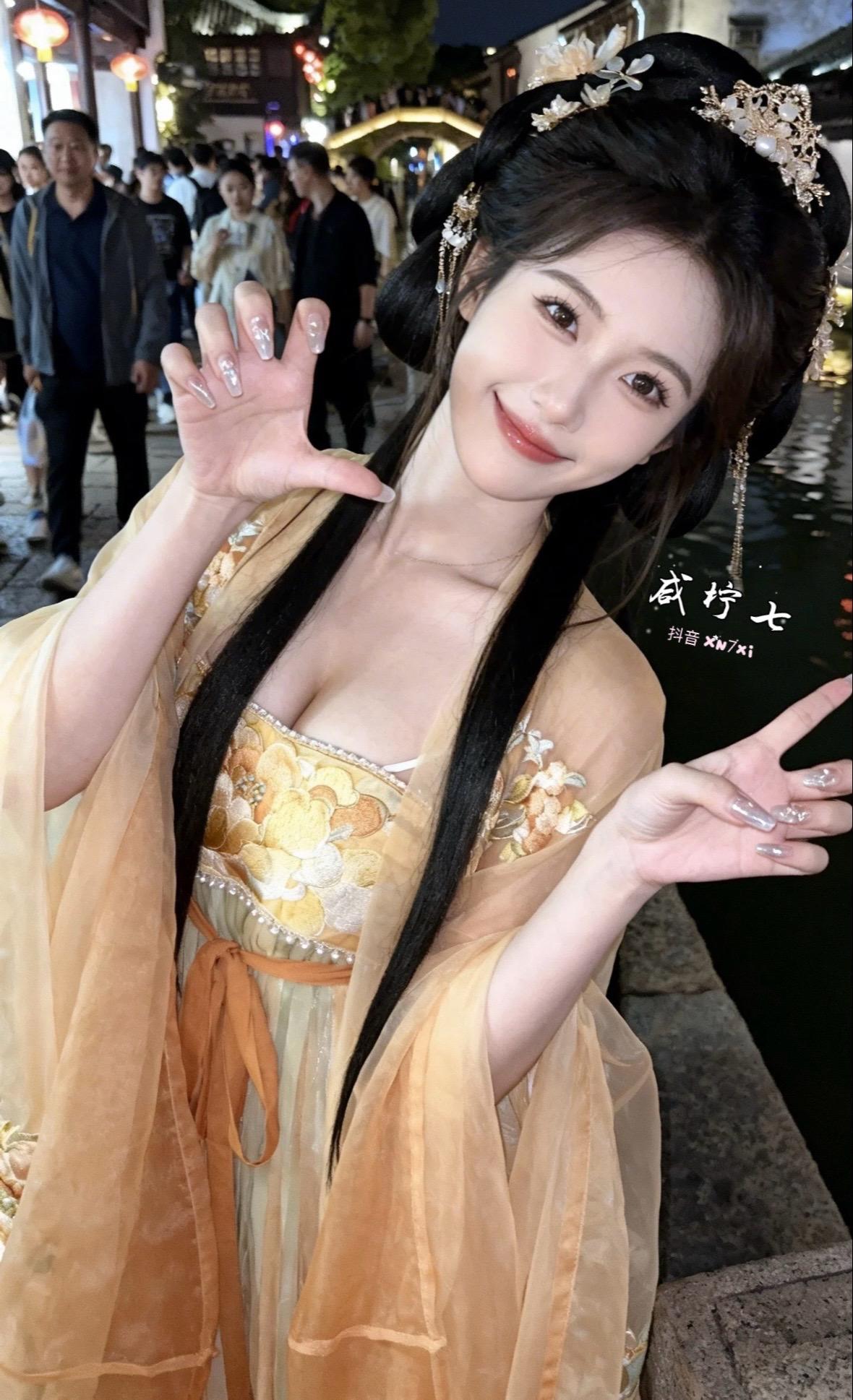 古装 汉服写真 汉服妆造 甜妹 辣妹