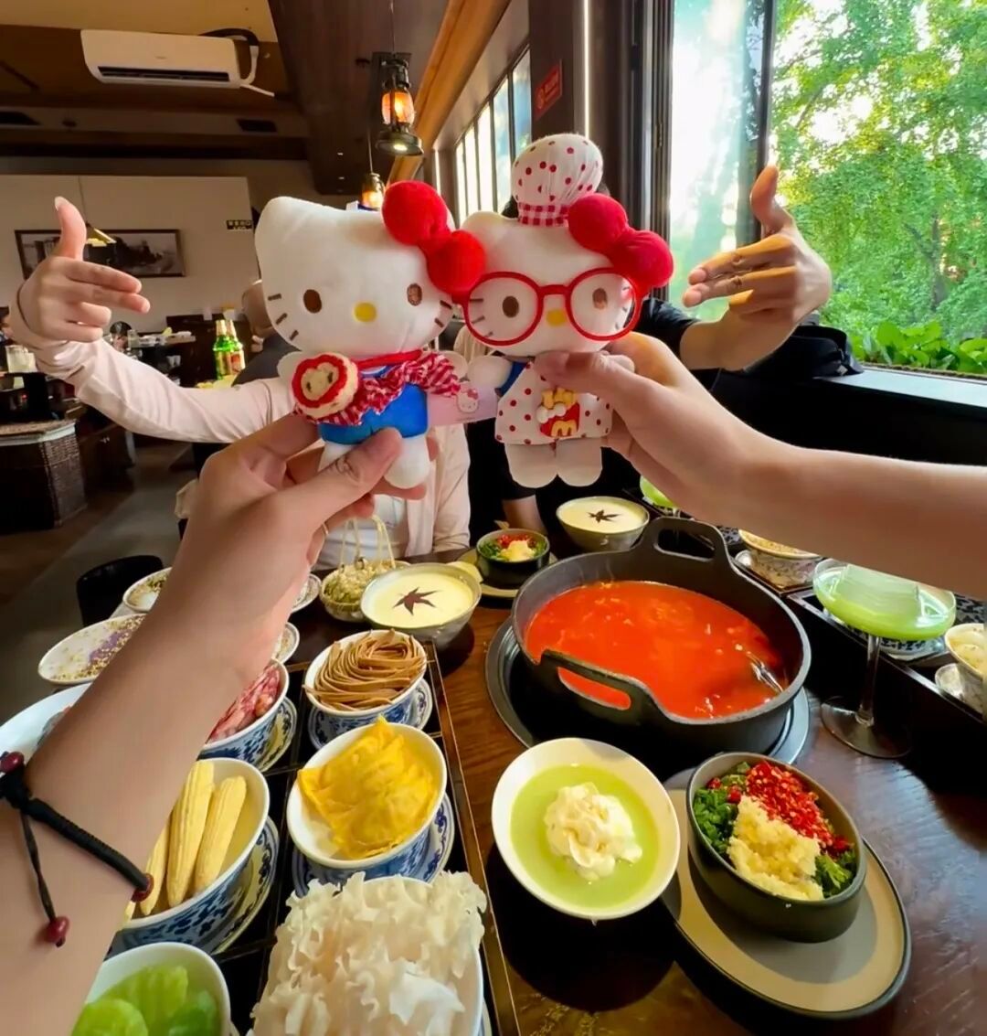 𝒍𝒊𝒇𝒆 𖠚ᐝ〰“万家灯火生炊烟，柴米油盐又一天，人间非净土，各有各的