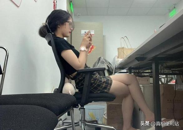 “白嫖成功！”陕西西安，一24岁女子入职某公司，工资15000，可上班不到1年就