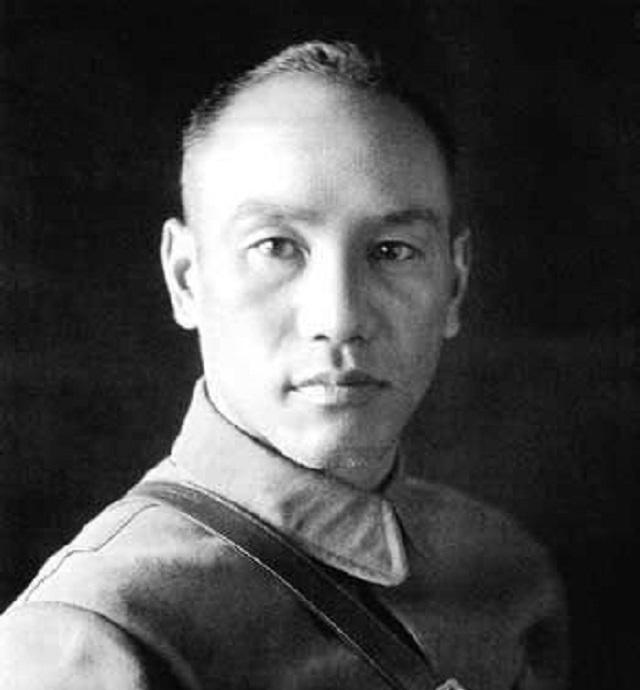 孙铭九当年活捉蒋介石，西安事变落幕后解放时期他的命运究竟发生了哪些变化？
194