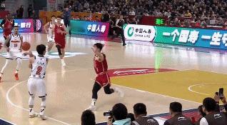 第三节的奎因起飞了！篮球场上，用球说话！！山西男篮vs广东男篮金秋观赛季广东宏远