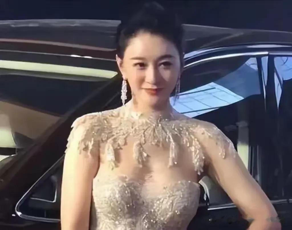 她真的是已经50岁的人了吗？估计天山童姥见了都会汗颜不止吧。