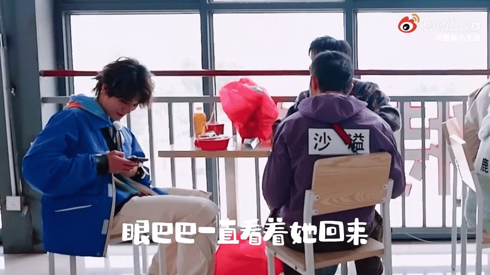 李昀锐好细心一男的 谁懂李昀锐有多细心，和孟子义一起录节目一直都在默默的照顾真的