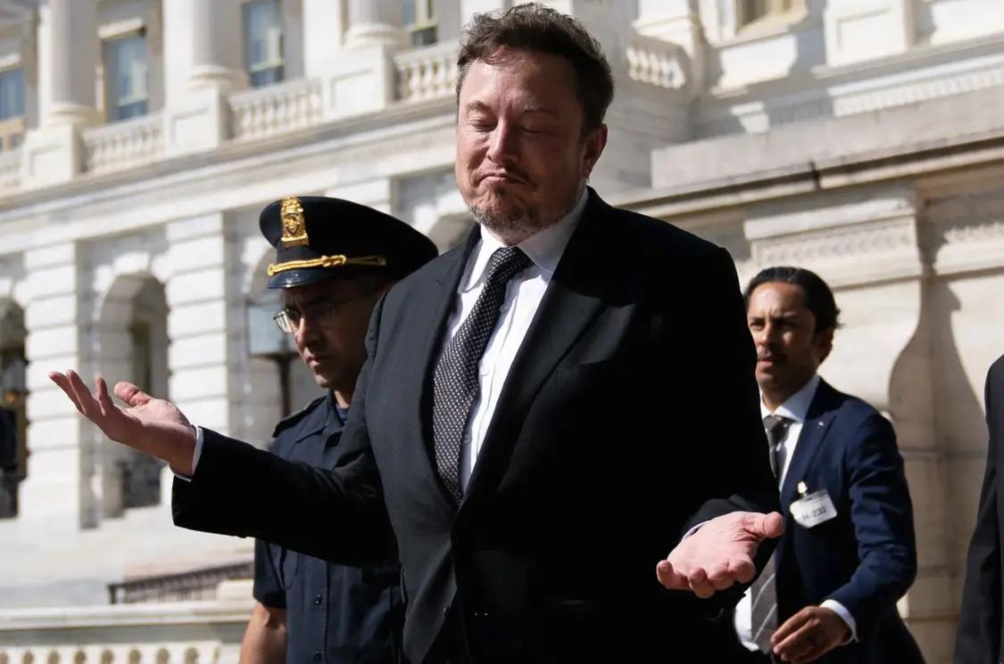 美媒说马斯克最大的败笔是助力特朗普“二进宫”，这事儿还挺有看头。
马斯克之前力挺