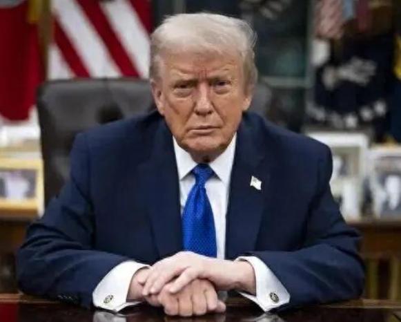特朗普三句话通牒就打懵了，赖清德紧急回应，一边认怂“三不提”，一边又隔空跪求美国
