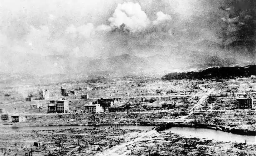 美国扔的原子弹，日本教授却让俄罗斯买单？
81年前，美国在广岛和长崎投下原子弹，