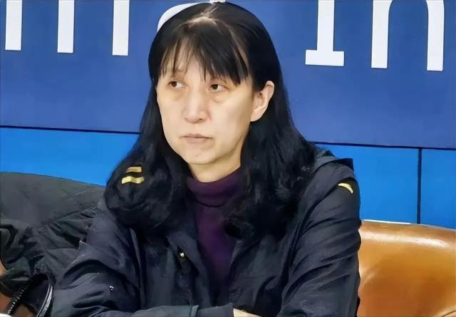 有人看不懂亚运会女排12人大名单，纯粹是因为戴了有色眼镜！
解盛钰占有一席之地是