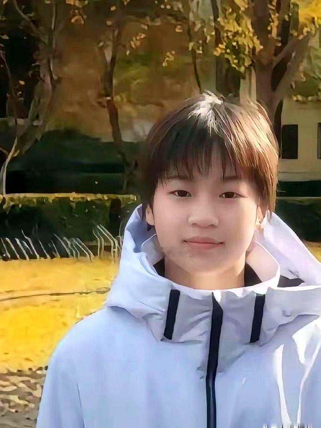 看到张家齐21岁就告别赛场，心里还是一紧。
再往下翻，周继红21岁，高敏22岁，