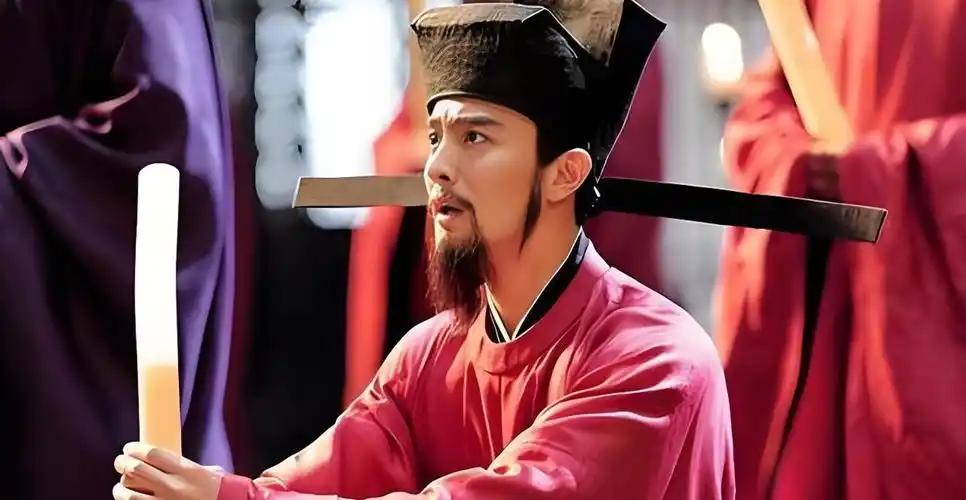 一个死人，差点被皇帝下令挖坟鞭尸。这人叫司马光——写《资治通鉴》那位，教科书里人