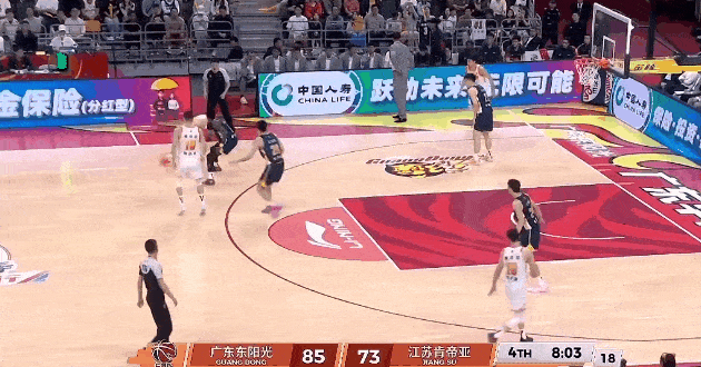 庞峥麟这速度太炸了！生吃广东外援打成2+1，国家队真该招他！🔥
 
谁被江苏队