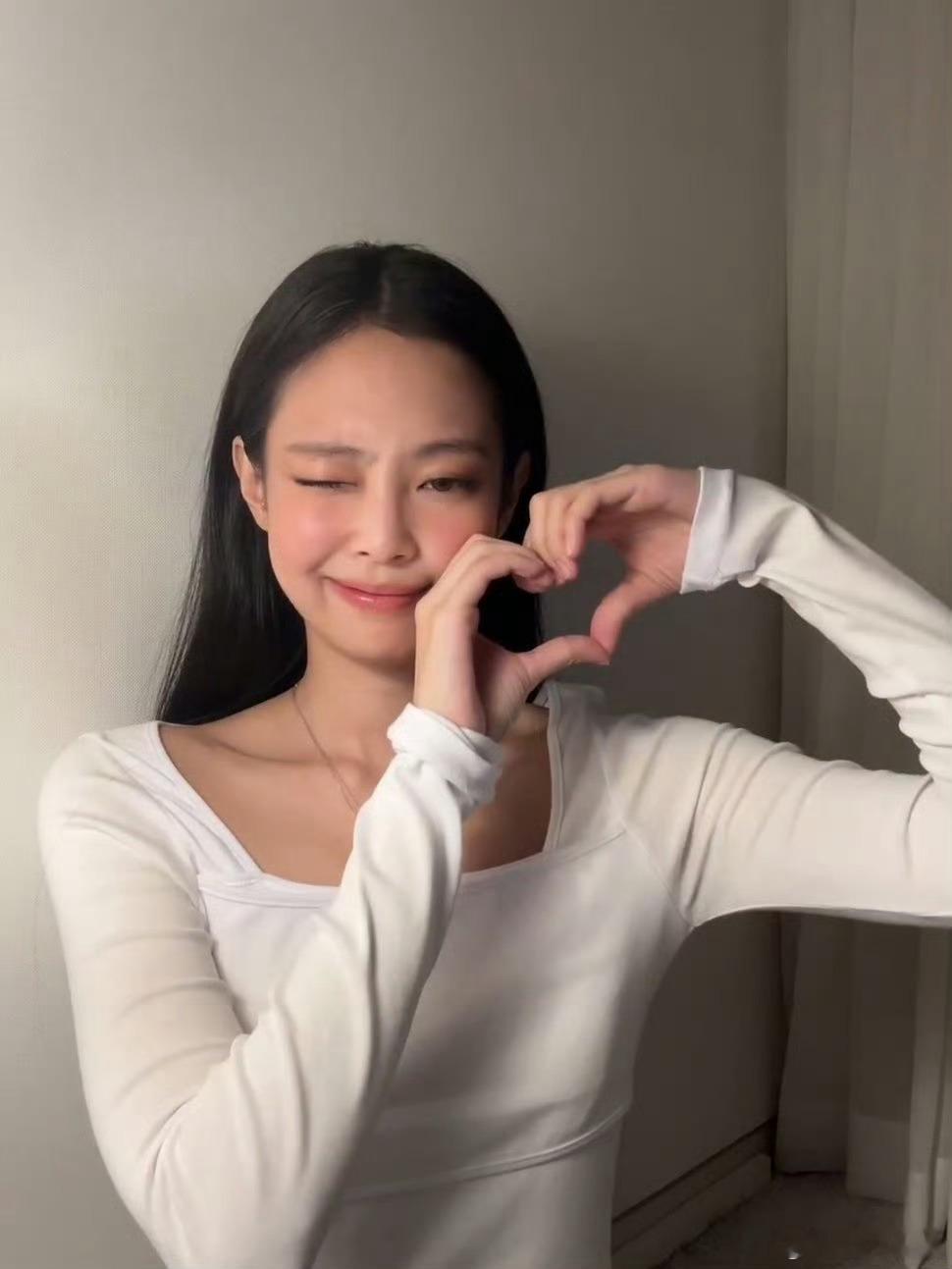 #Jennie生图#小猫咪Jennie，生图的神，好可爱哇[舔屏]​​​