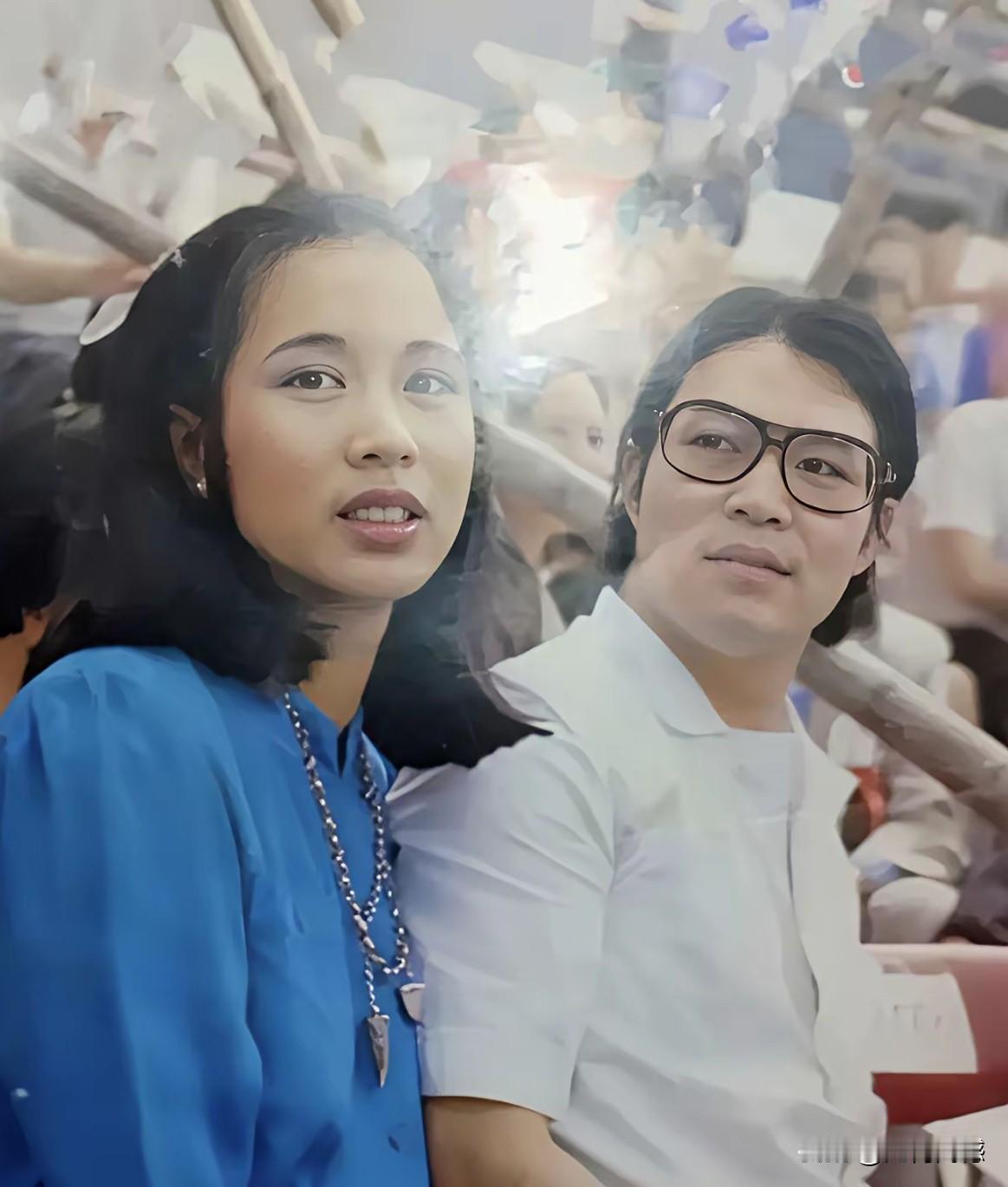 霍启刚的父母，从小就给孩子做出了表率，营造的家庭氛围特别的好，两个人的感情也特别