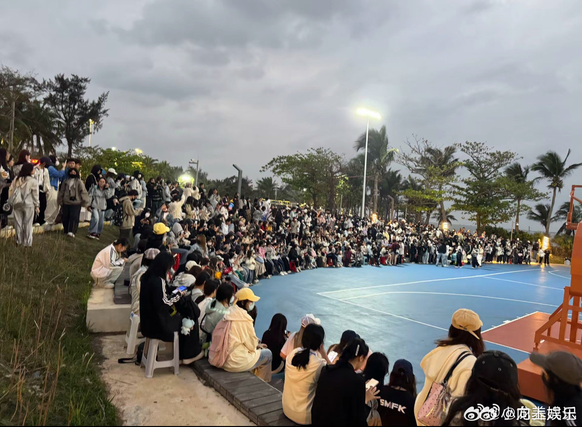 TF四代拍戏是现场直播TF四代第一次拍戏就遇上导师团了 TF四代拍戏是现场直播，