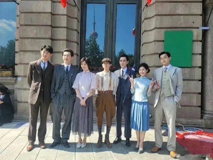 王源这身高拍戏的话，戏路可能有一点点窄吧。 ​ ​​​